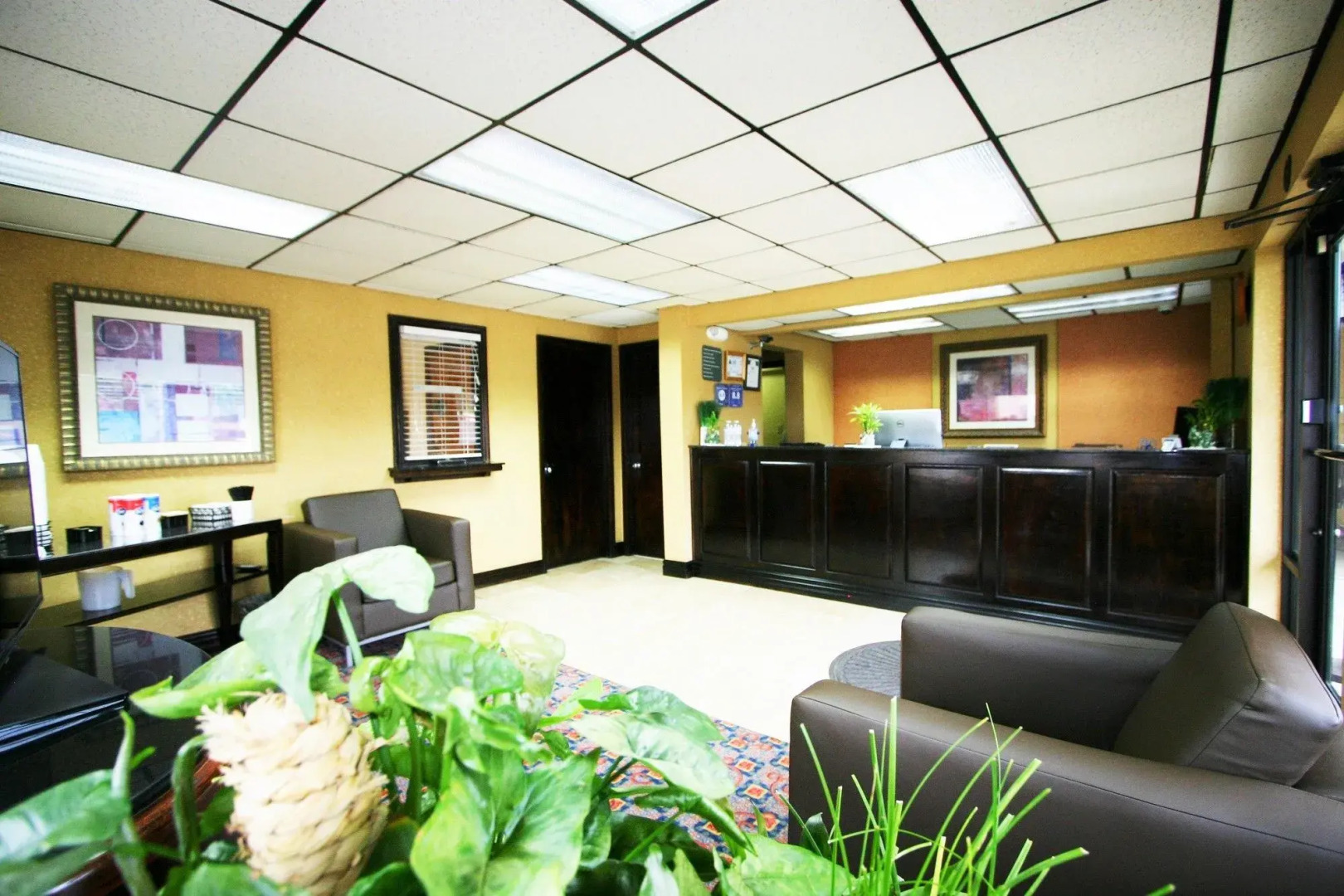 Deluxe Inn Fayetteville - I-95 Exit 49