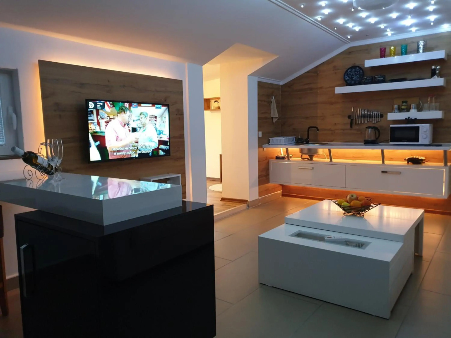 Sky Apartments Special