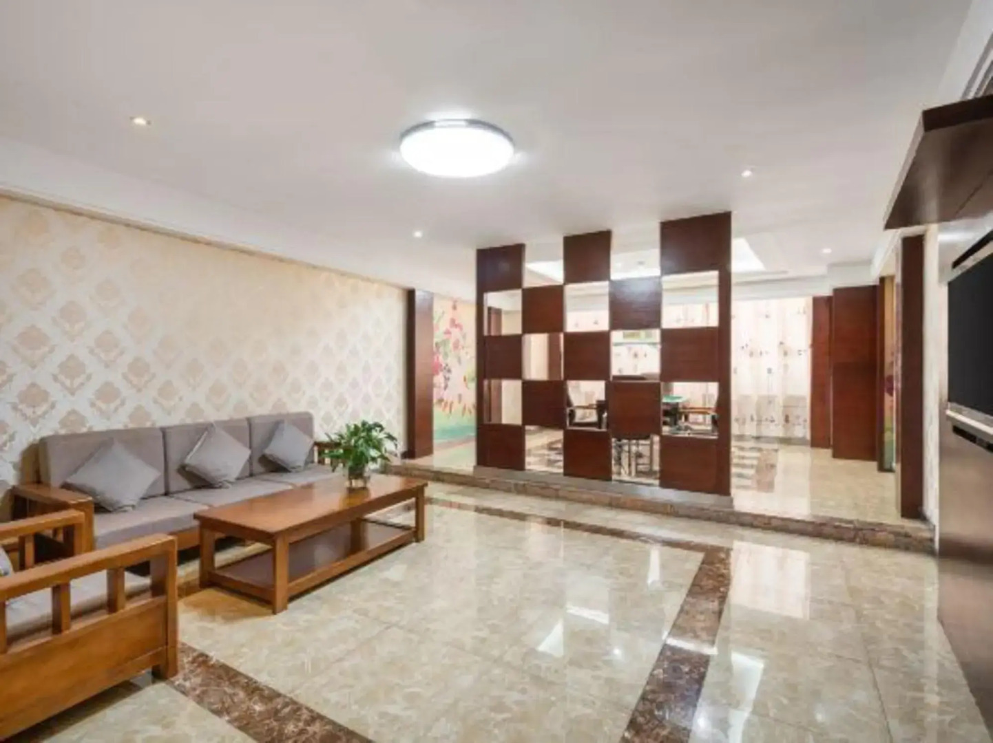 Shuanglong Plaza Hotel