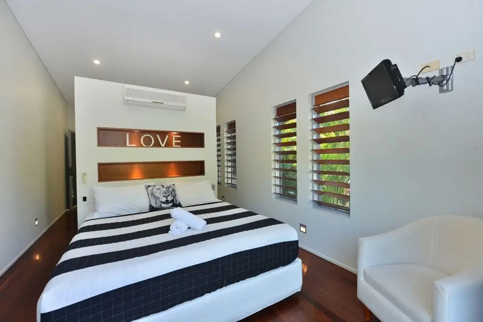 Absolute on Newell Luxury Beach House