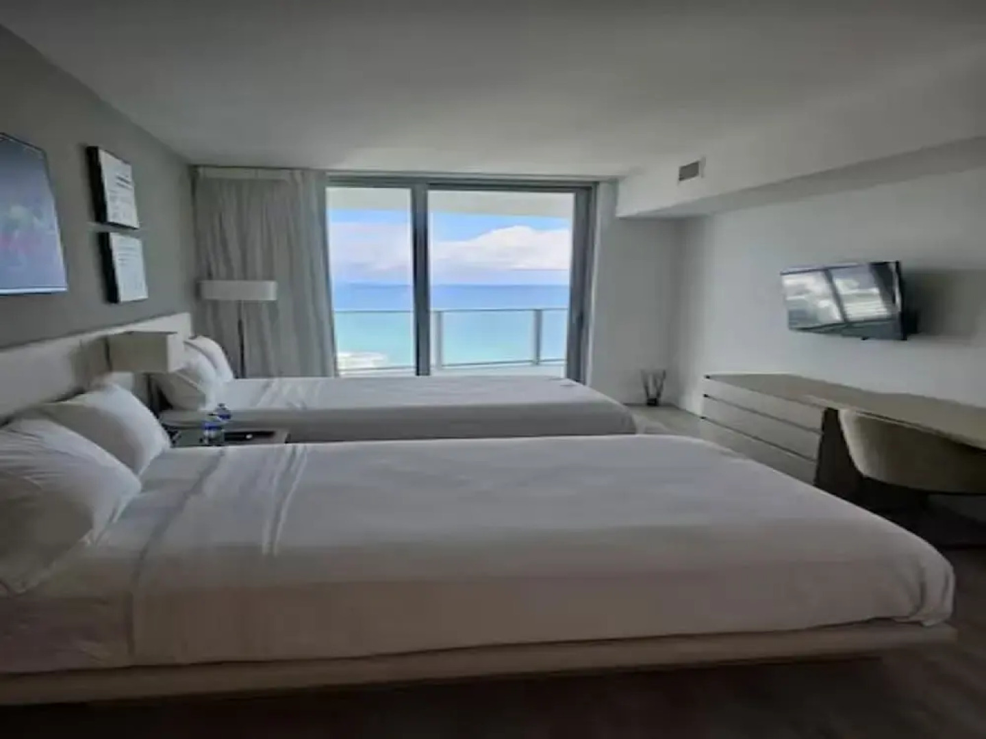 Lyfe Residence Building - Private apts over the beach