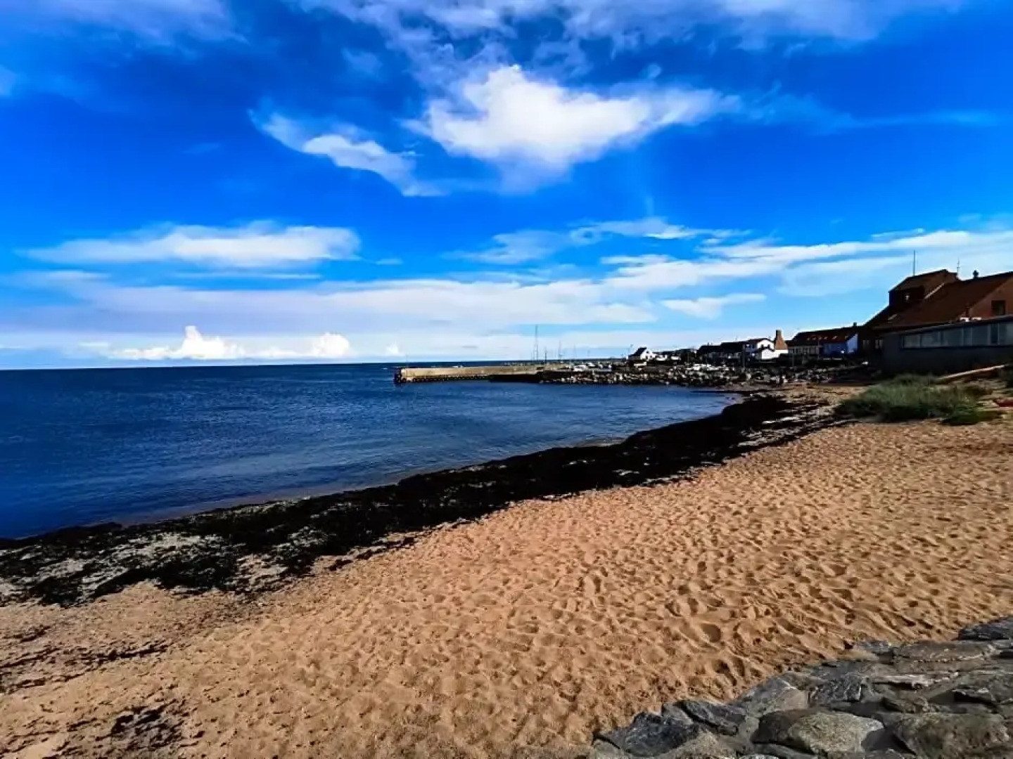 The Cherry Apartment - 'Den Gule Svane' Guest House near Rønne & Beach