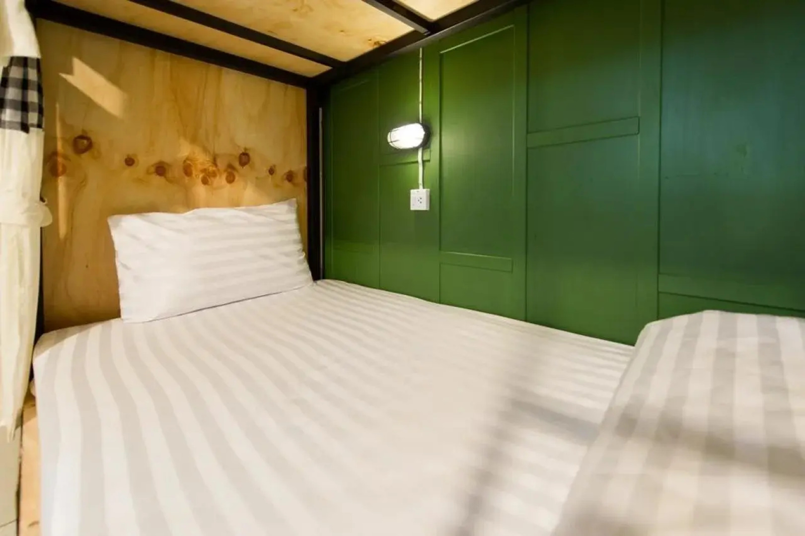 The Neighbors Hostel - Adults Only