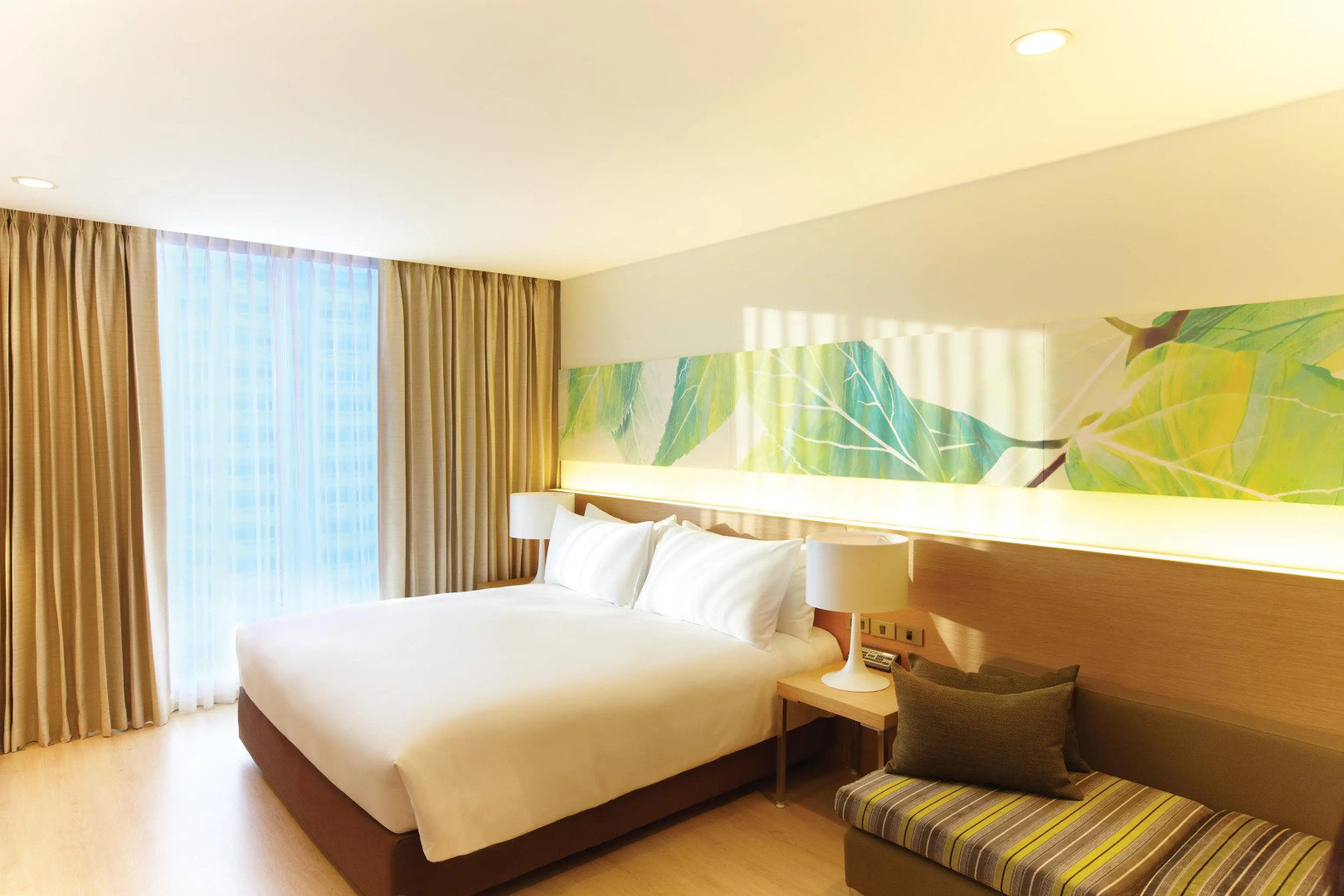 VELA Dhi GLOW Pratunam