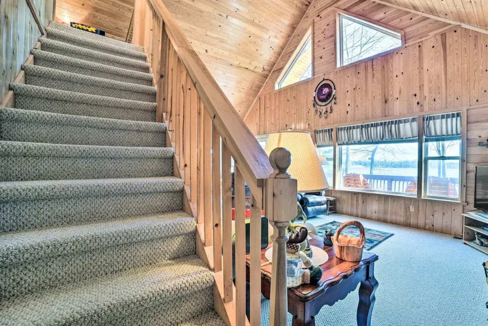 Secluded Lost Lake Cottage w/ Spacious Loft!