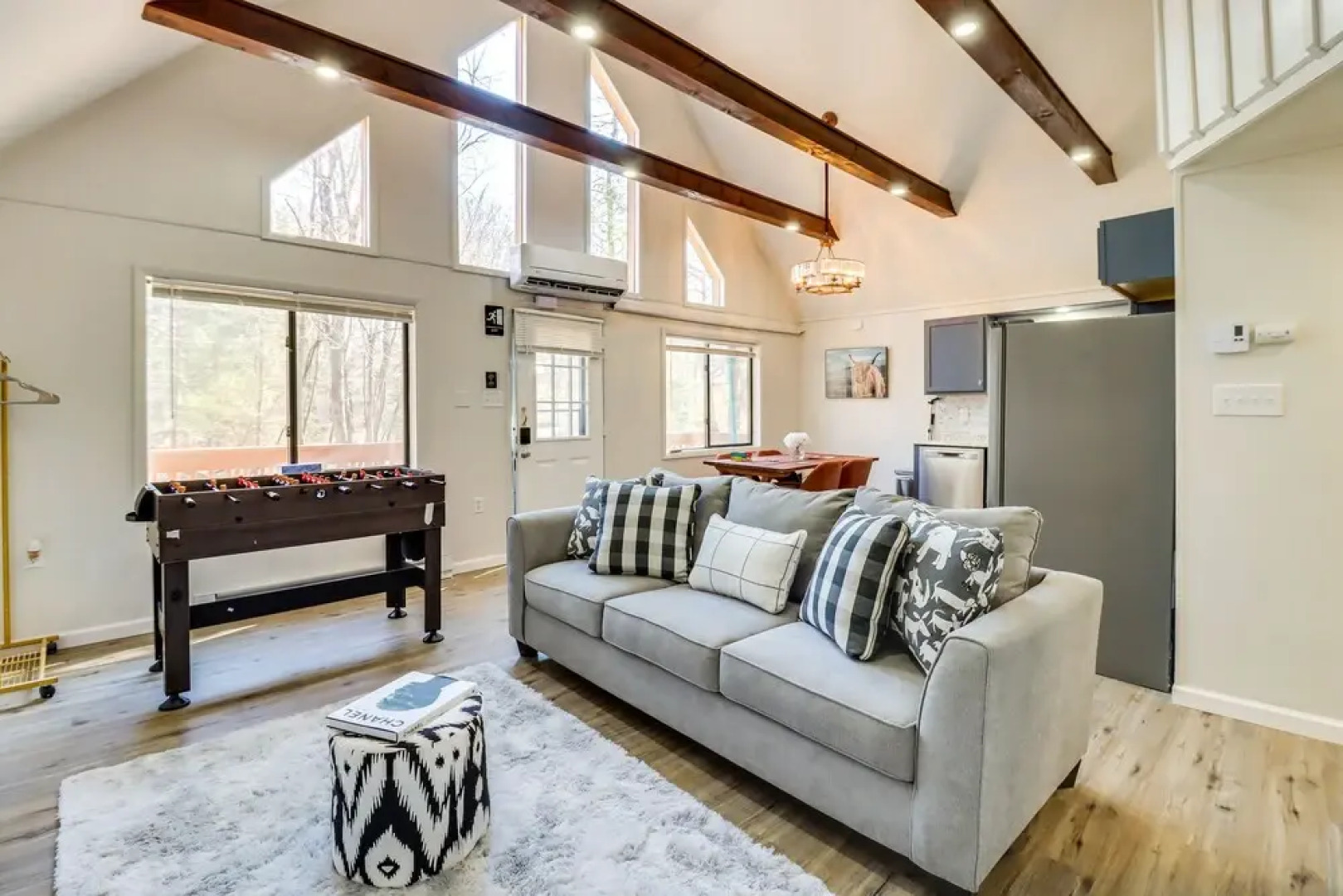 Quiet East Stroudsburg Home w/ Grill & Fireplace!