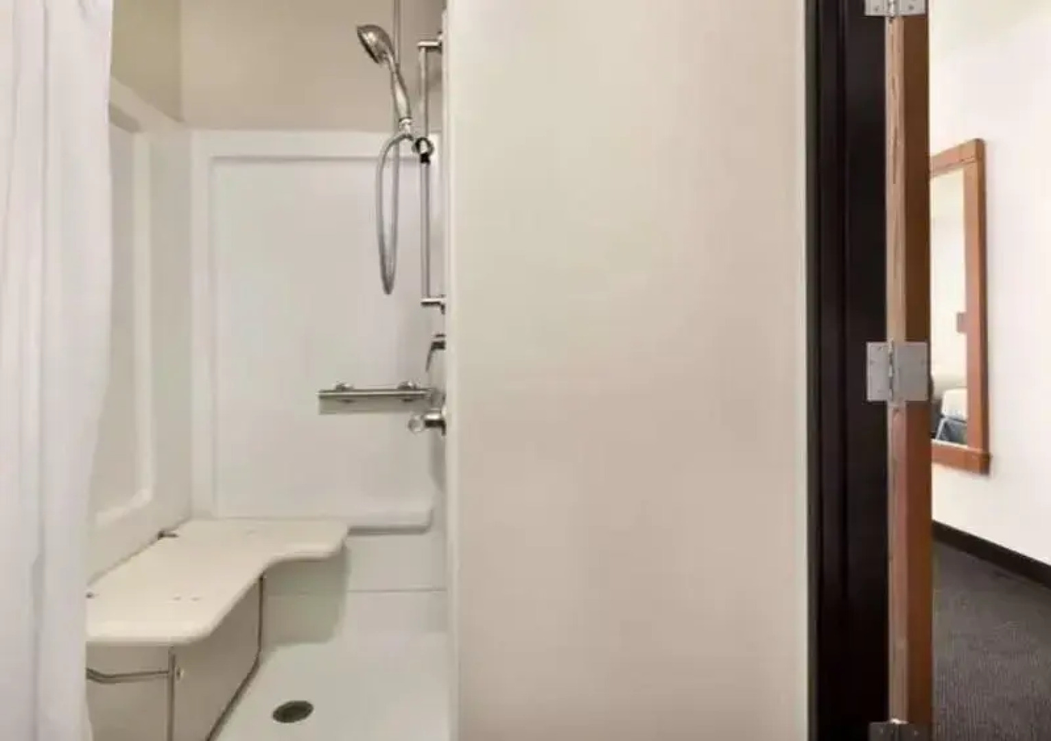 Oak Tree Inn - Comfort