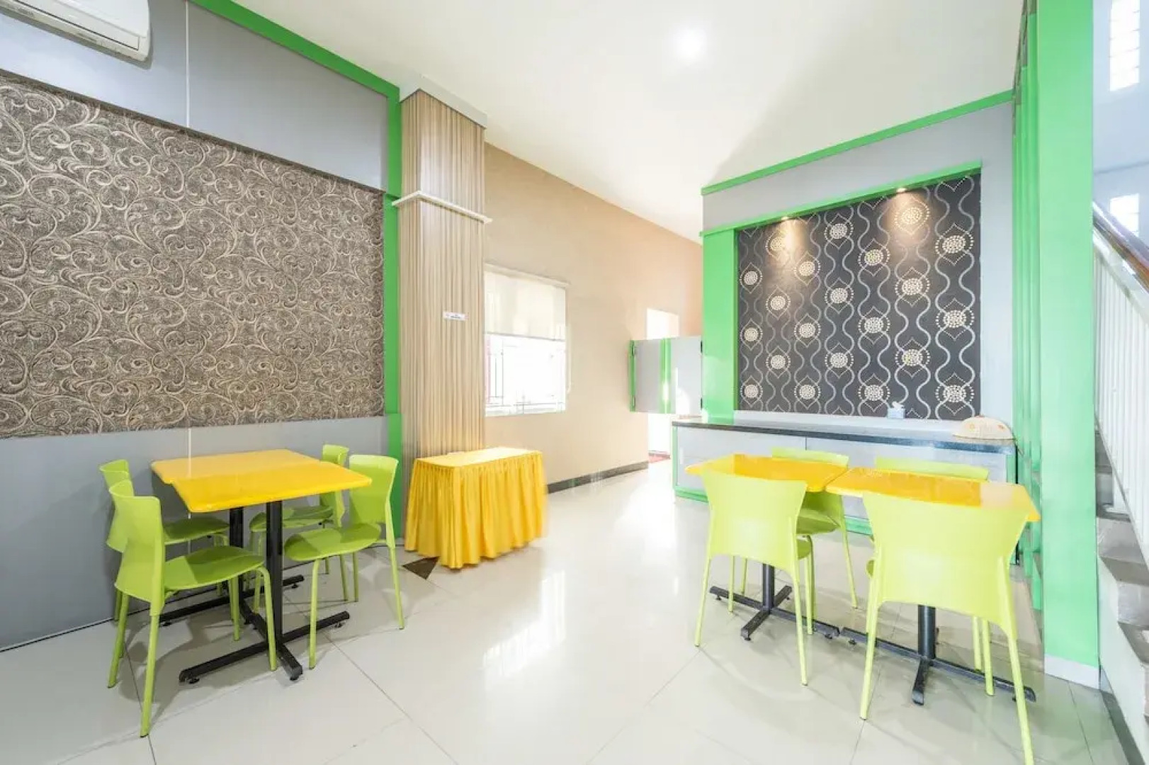 Airy Tatura Emmy Saelan 33 Palu