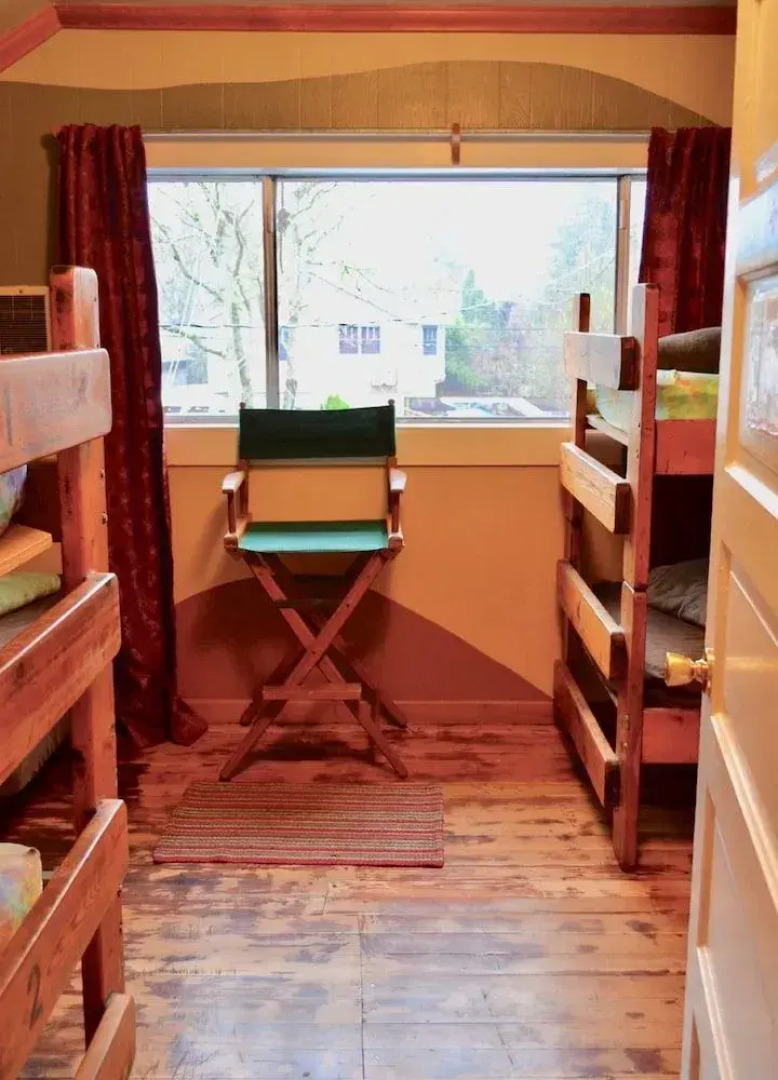 Eugene Whiteaker International Hostel