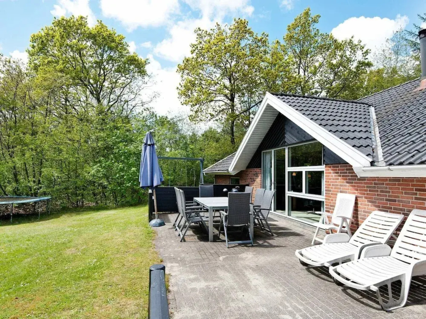 10 Person Holiday Home in Henne