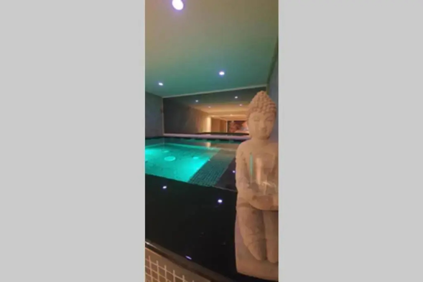 Modern Top Floor Sea View 3BR with Pools, Spa & Fitness