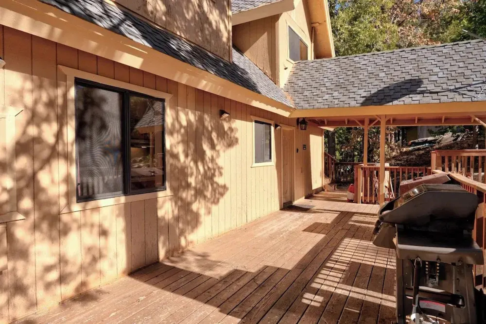 Yosemite Aviary and Quail Within Yosemite - 2 Separate Units, Up To 14 Guests!