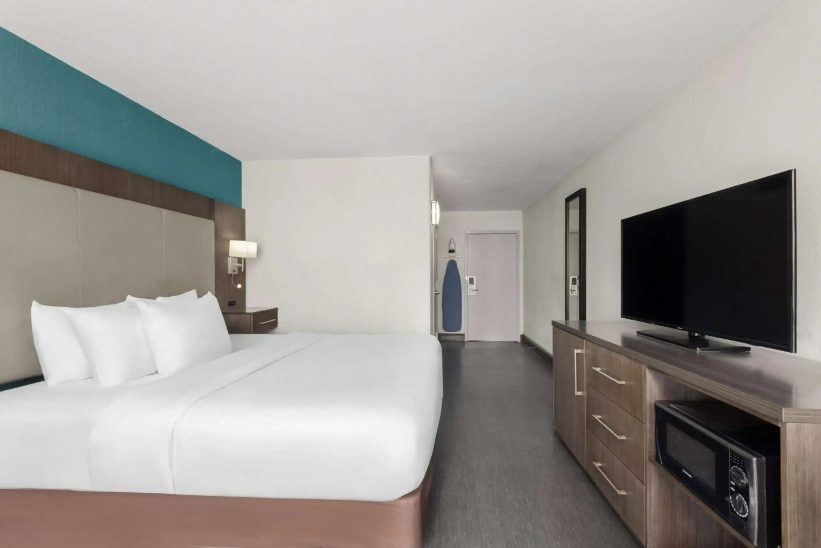 Wingate by Wyndham Kansas City