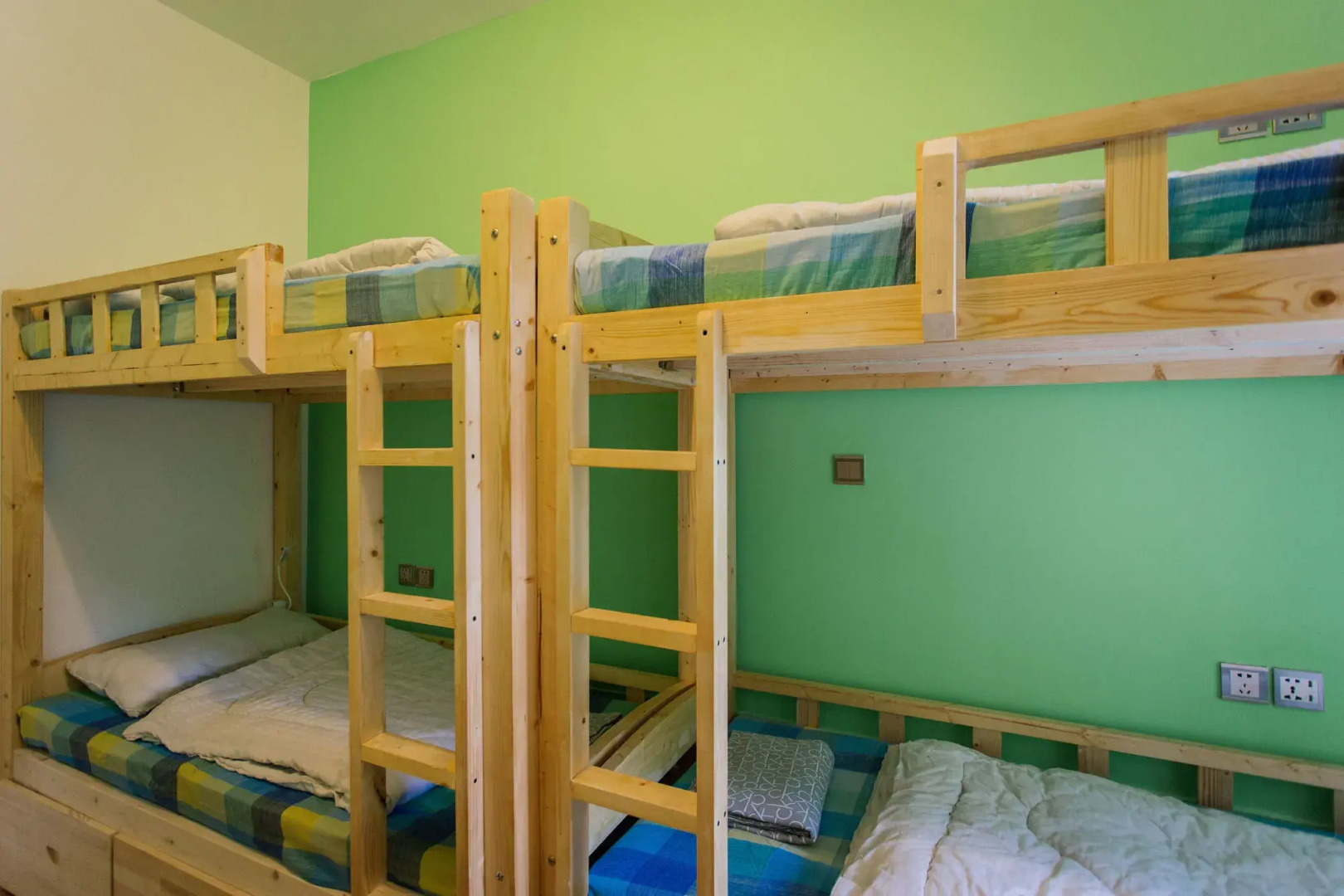 7 Sages Bell Tower Youth Hostel