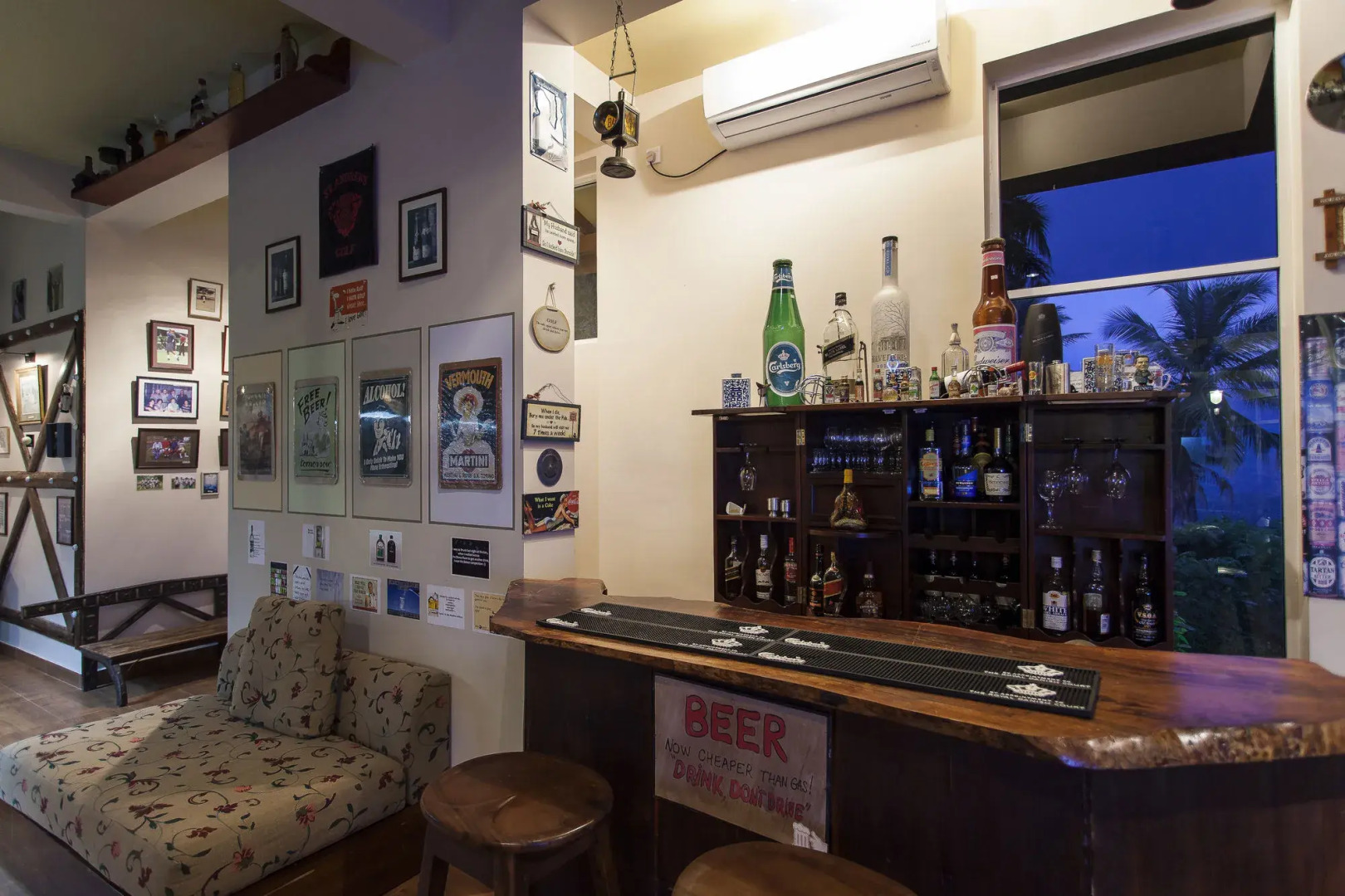 The Albatross, Kandy