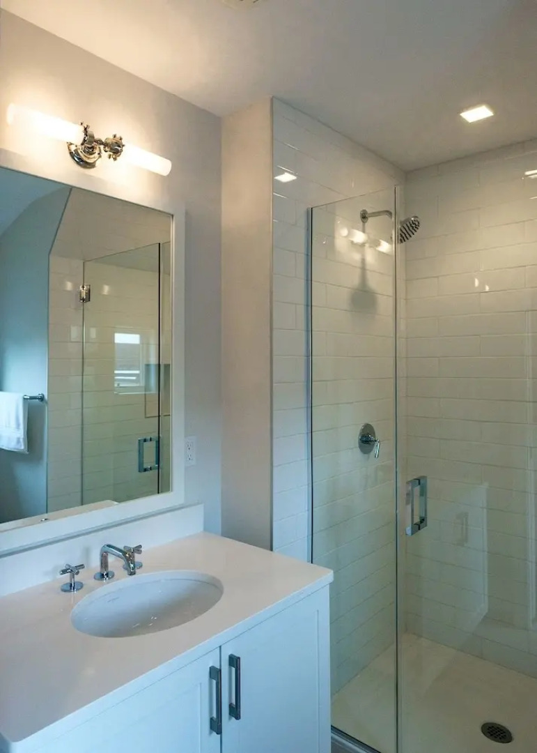 Capitol Hill - Four Bedroom TownHouse