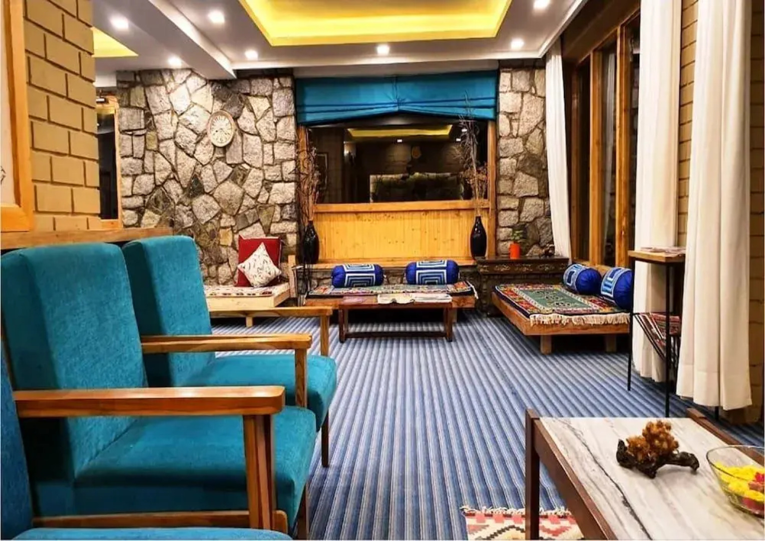 Stone Hedge Hotel - Hunder