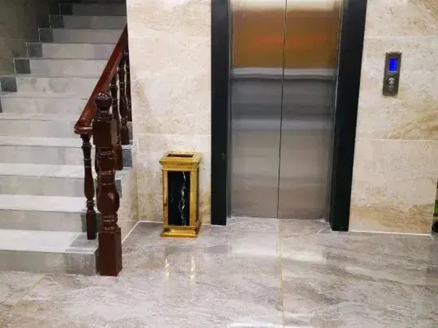 Alashan Right Banner Holiday Hotel this morning