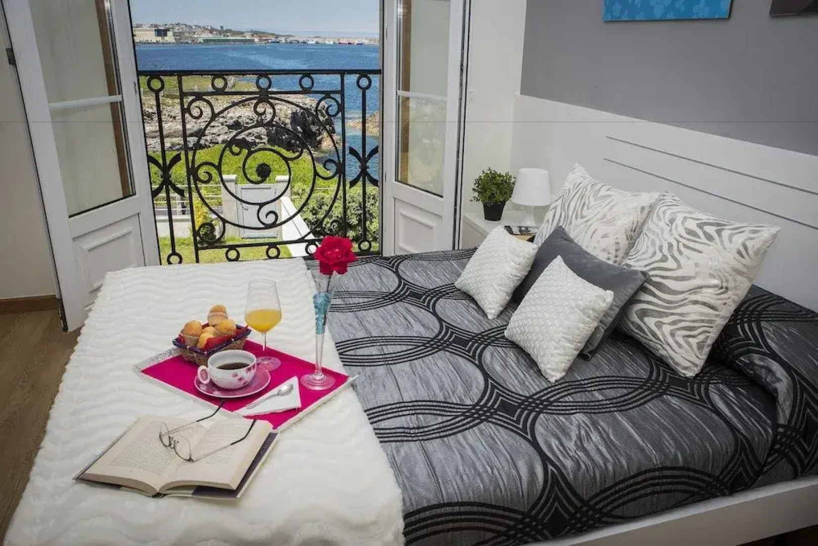 Adosado en 1a Línea.A 10 Kms de FOZ.