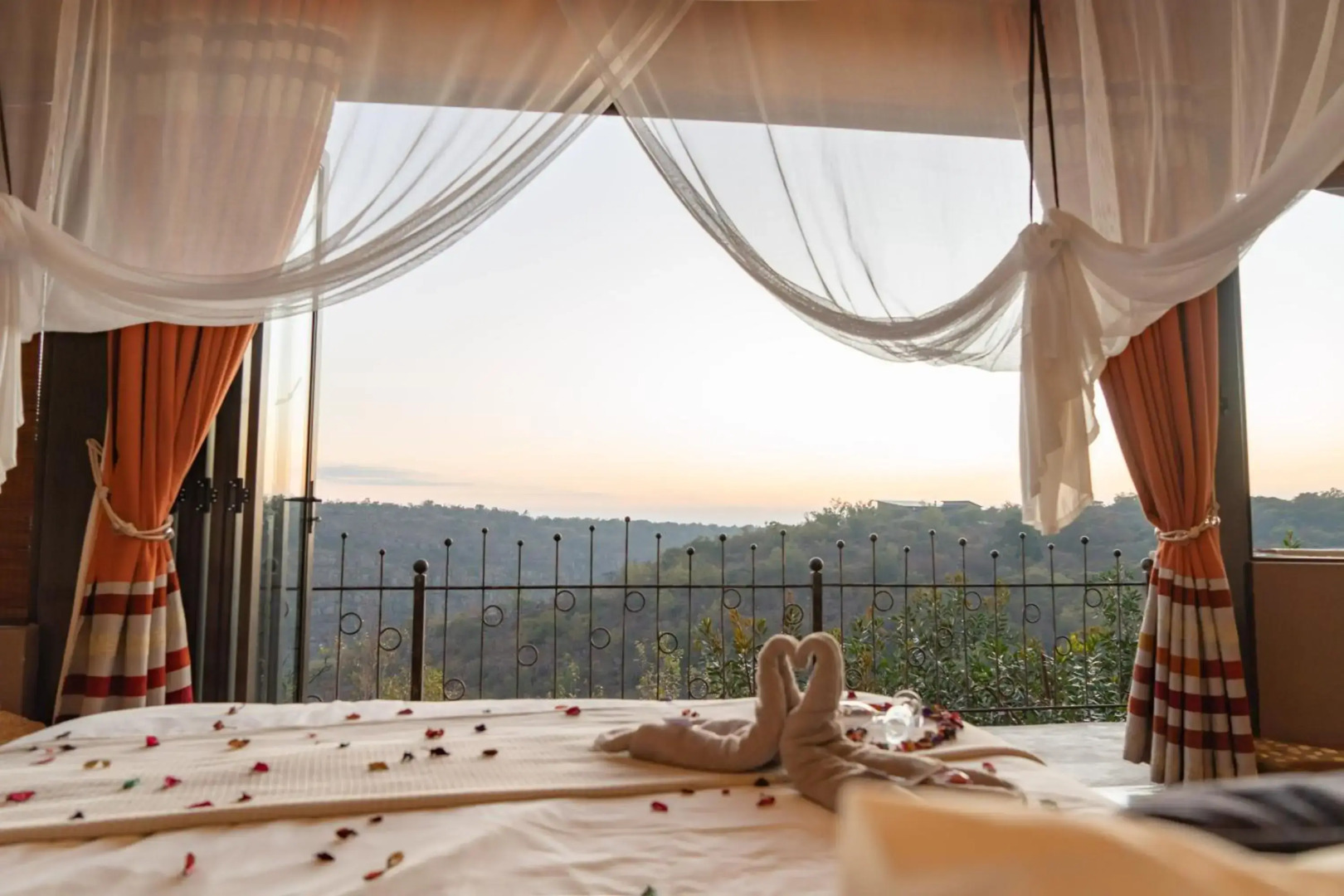 Leopards Rock Bush Boutique