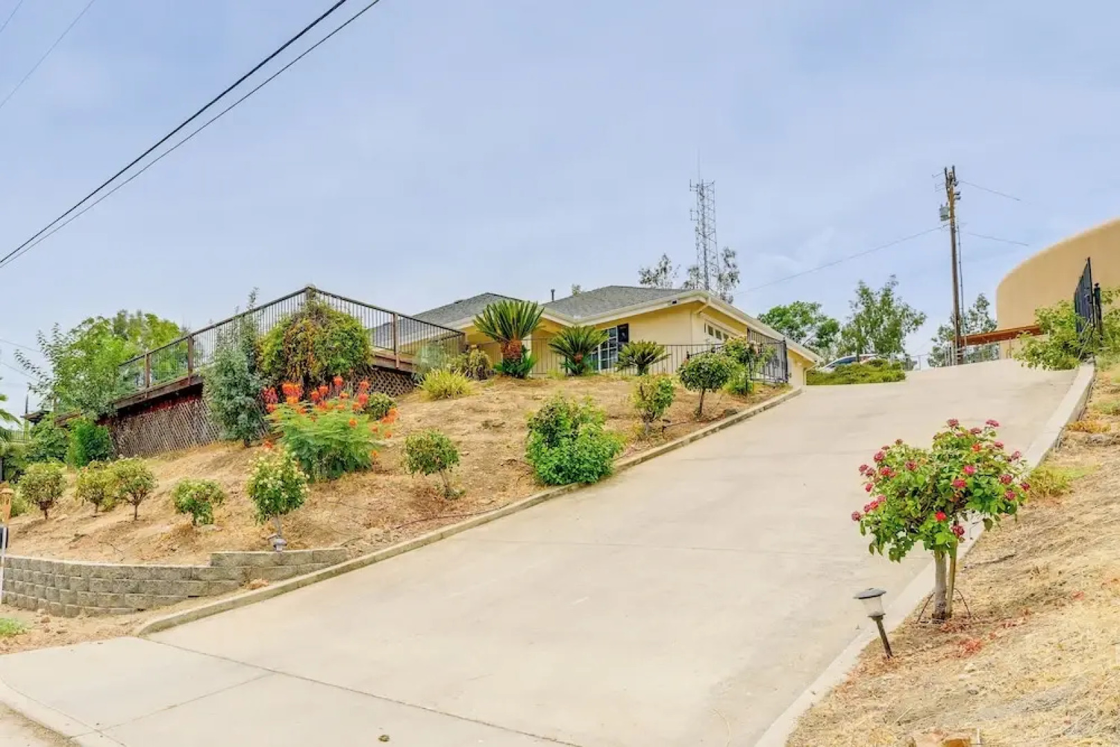 Porterville Getaway w/ Patio + Valley Views!