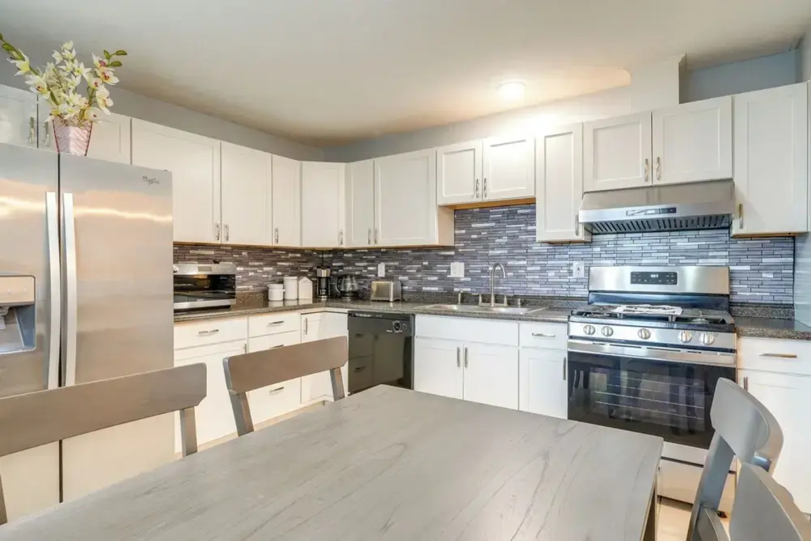 7 Mi to Louisville: Family-friendly Jefferson Home