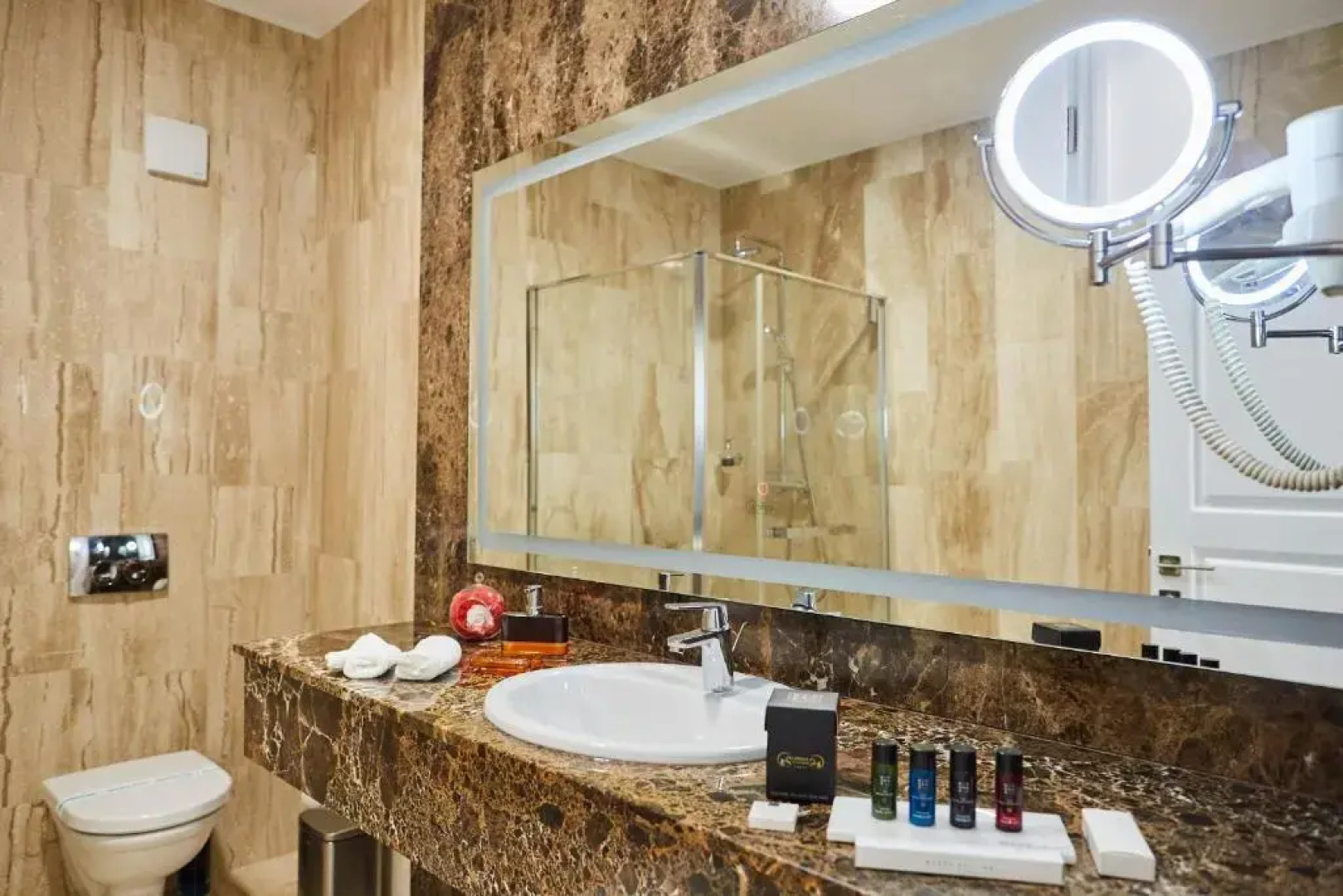 Lebada Luxury Resort & Spa