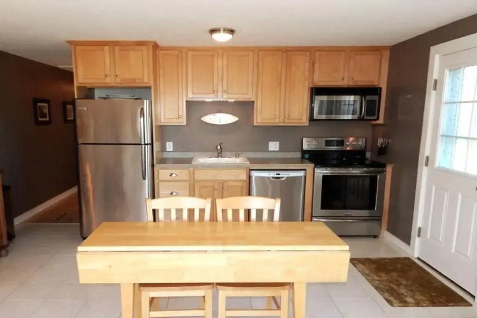 P-Town 2br Beach Beauty on the Bay. Water View!