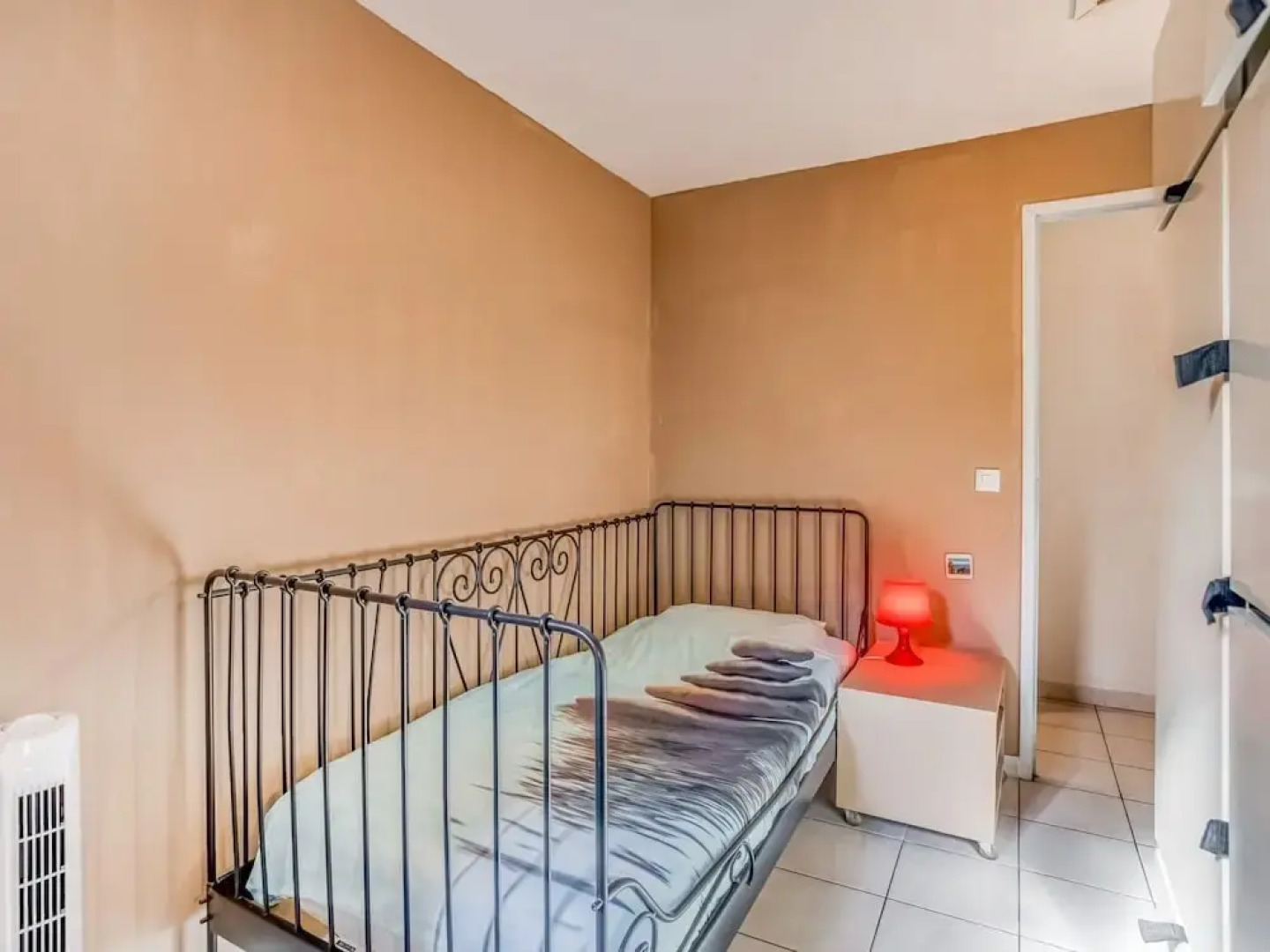 Quiant Holiday Home in Azille With Terrace