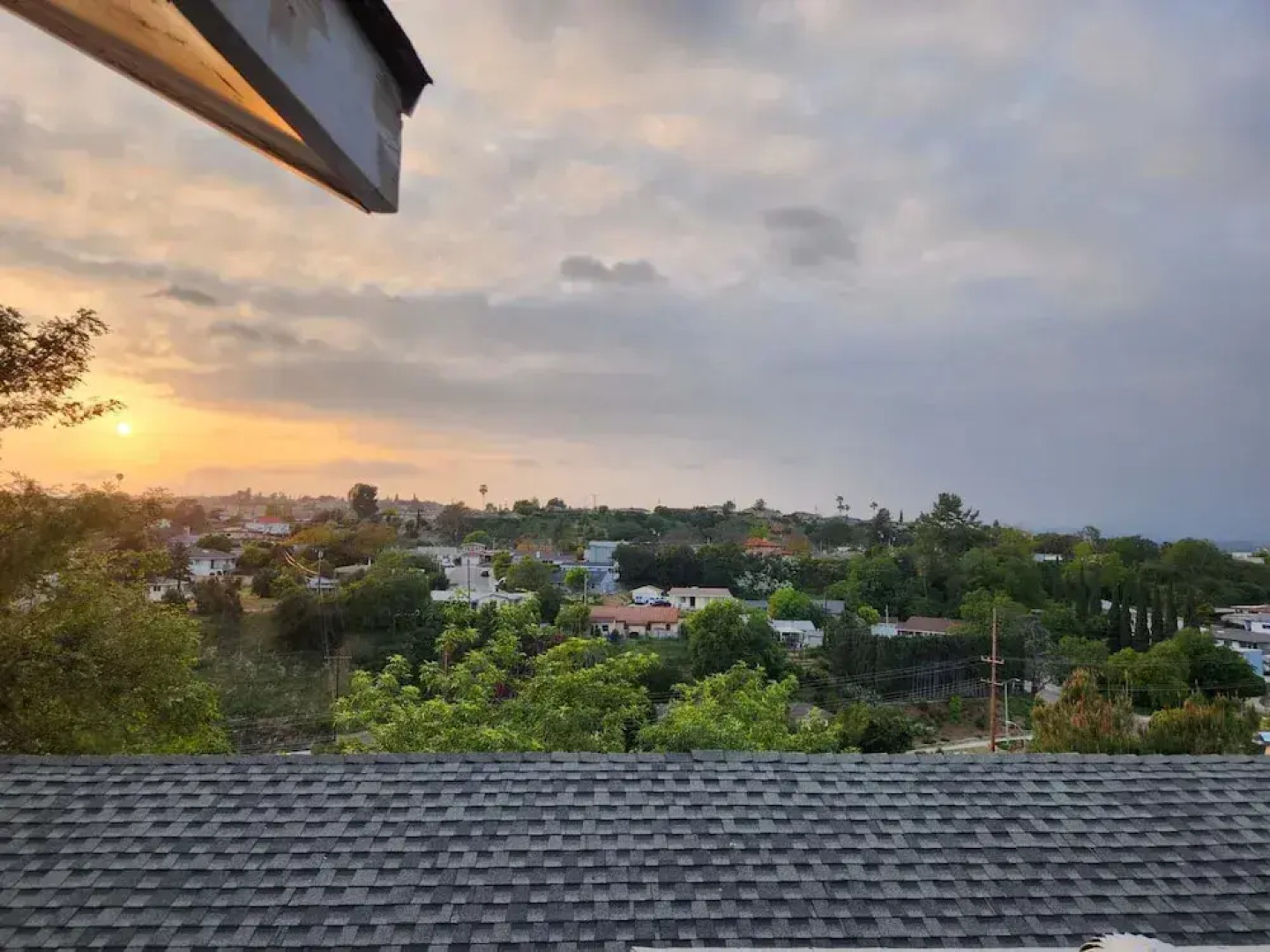 Monterey Park Retreat Spectacular Views Comfort