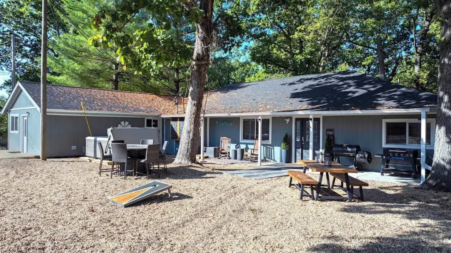 White Oak Landing Spacious 6 BDR w/ Boat Slip!