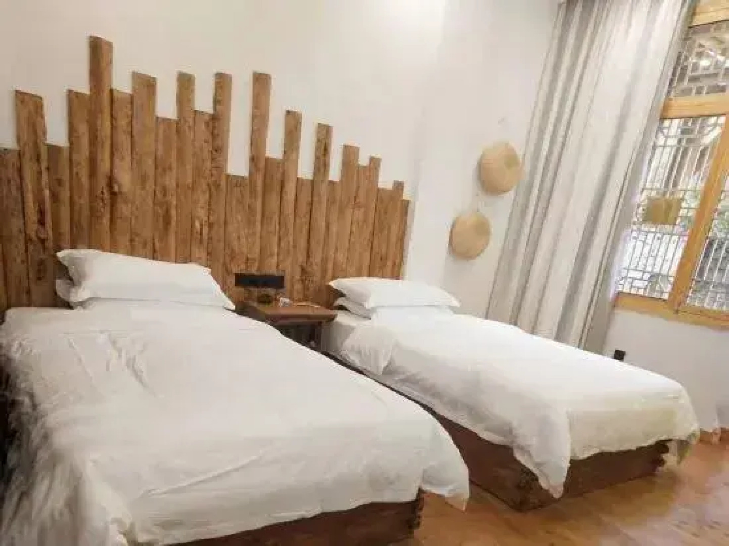 Hailuogou Mulin Sencun Hotel