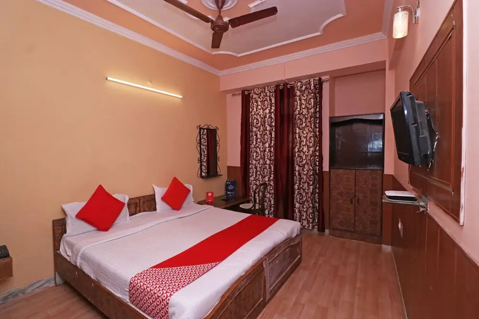 Hotel Parbati International