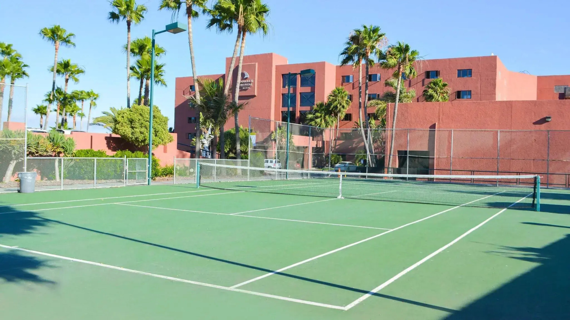 Hotel Coral And Marina