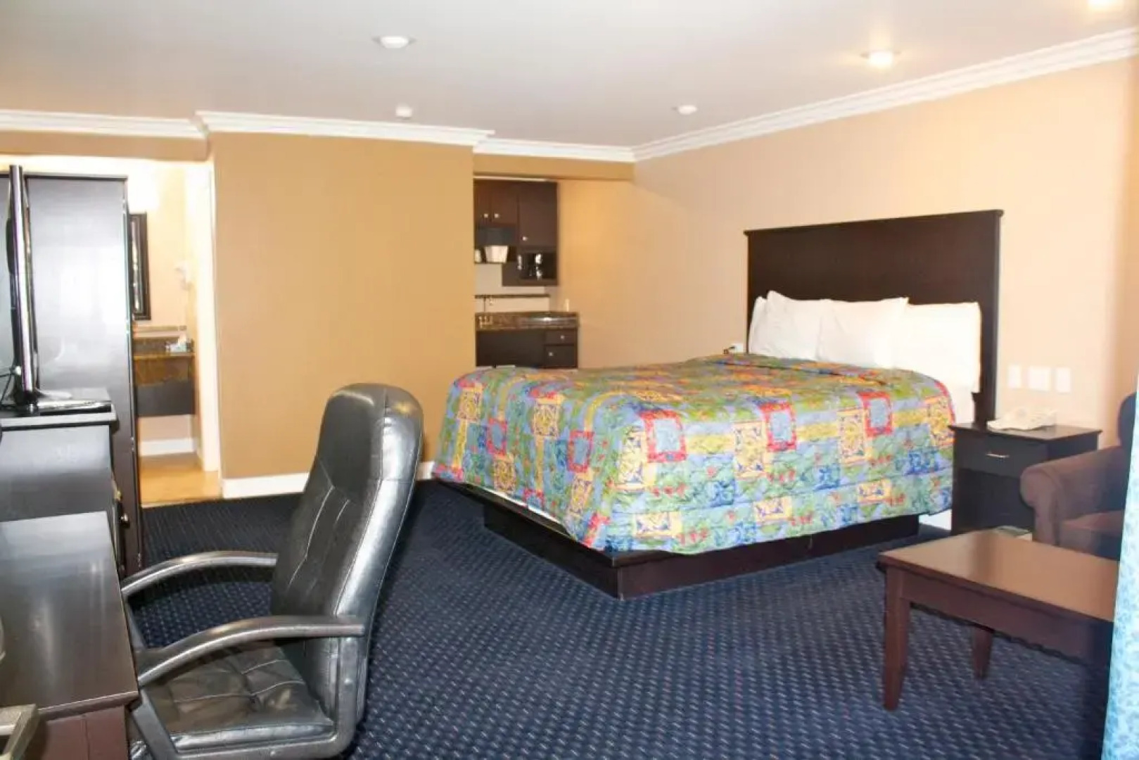 Garden Inn & Suites