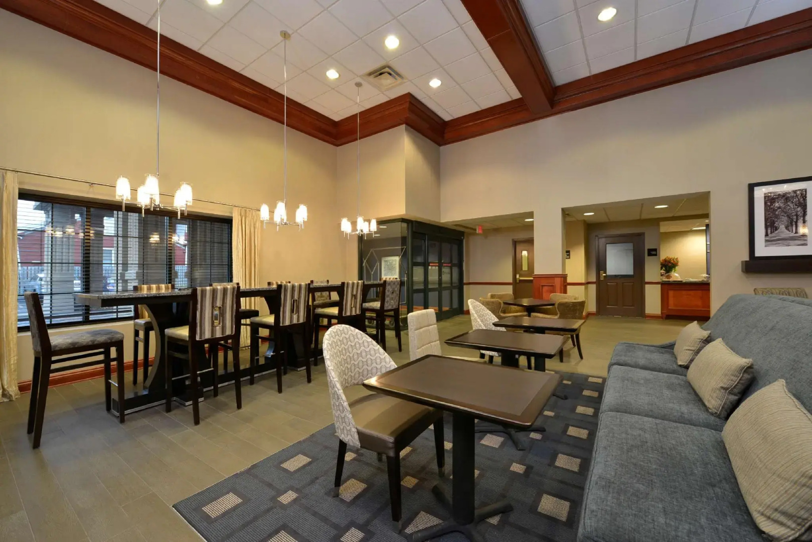 Hampton Inn East Aurora