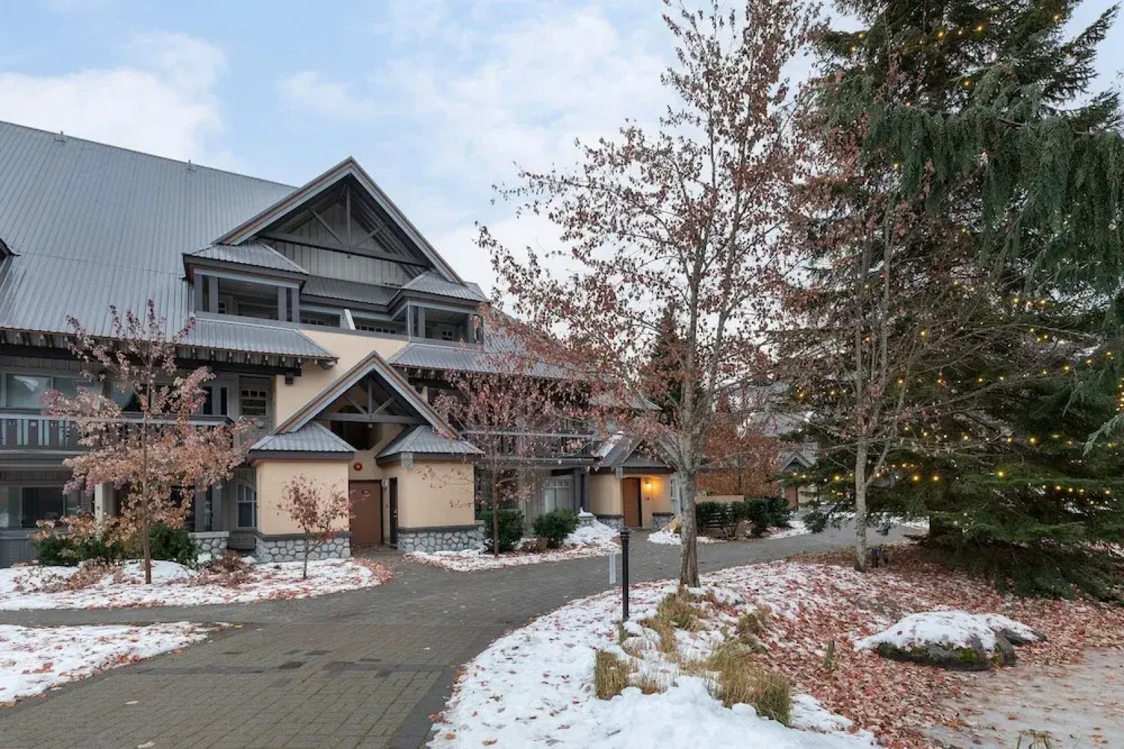 Stoney Creek Lagoon - Whistler Premier