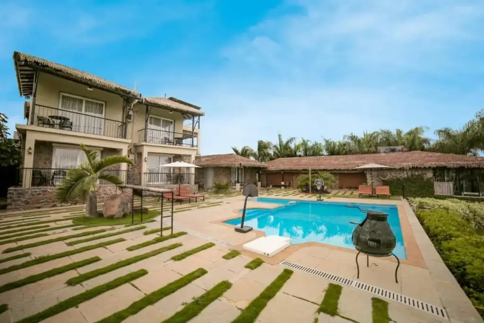 Castle Vintage VillageHouse 6BHK