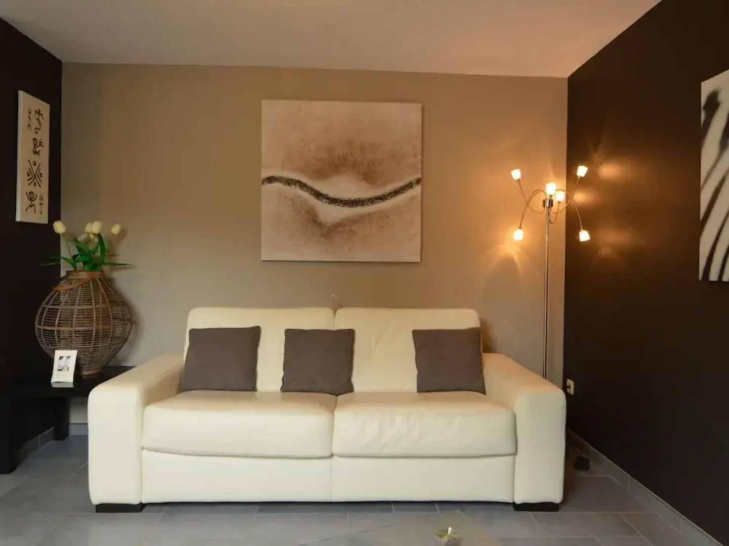 Charming Apartment with Access to Outdoor Hot Tub in Green Condroz Valley