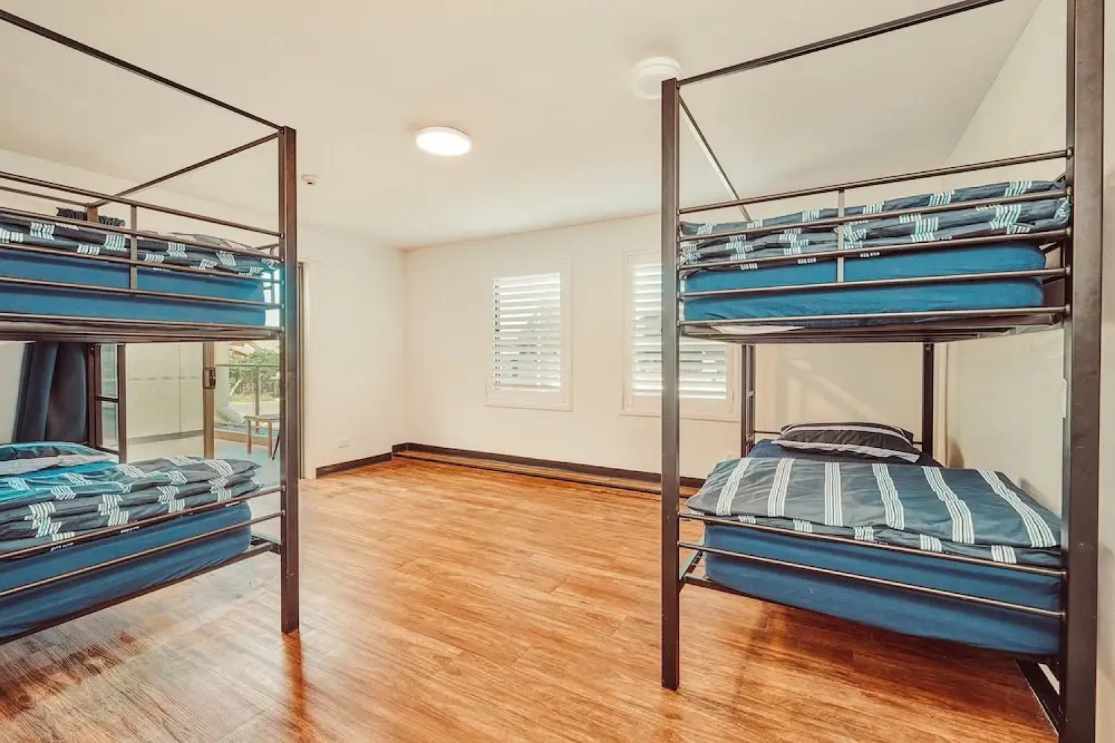 The Surf House - Hostel