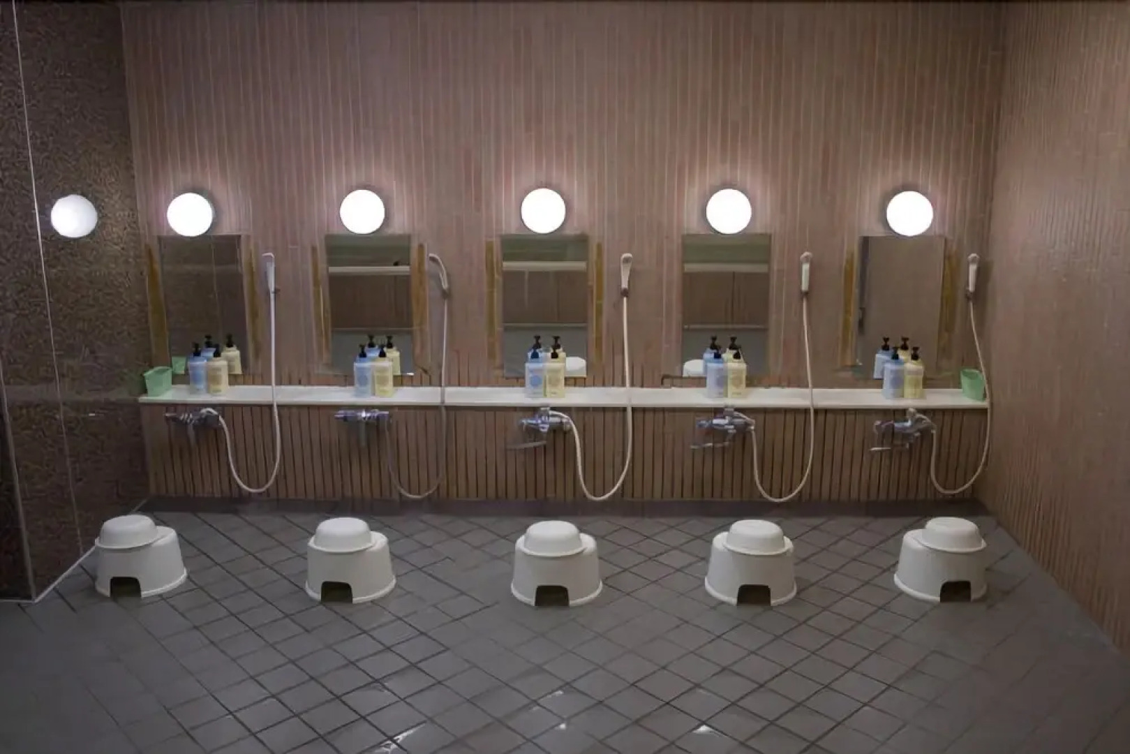 Capsule Hotel Shonan