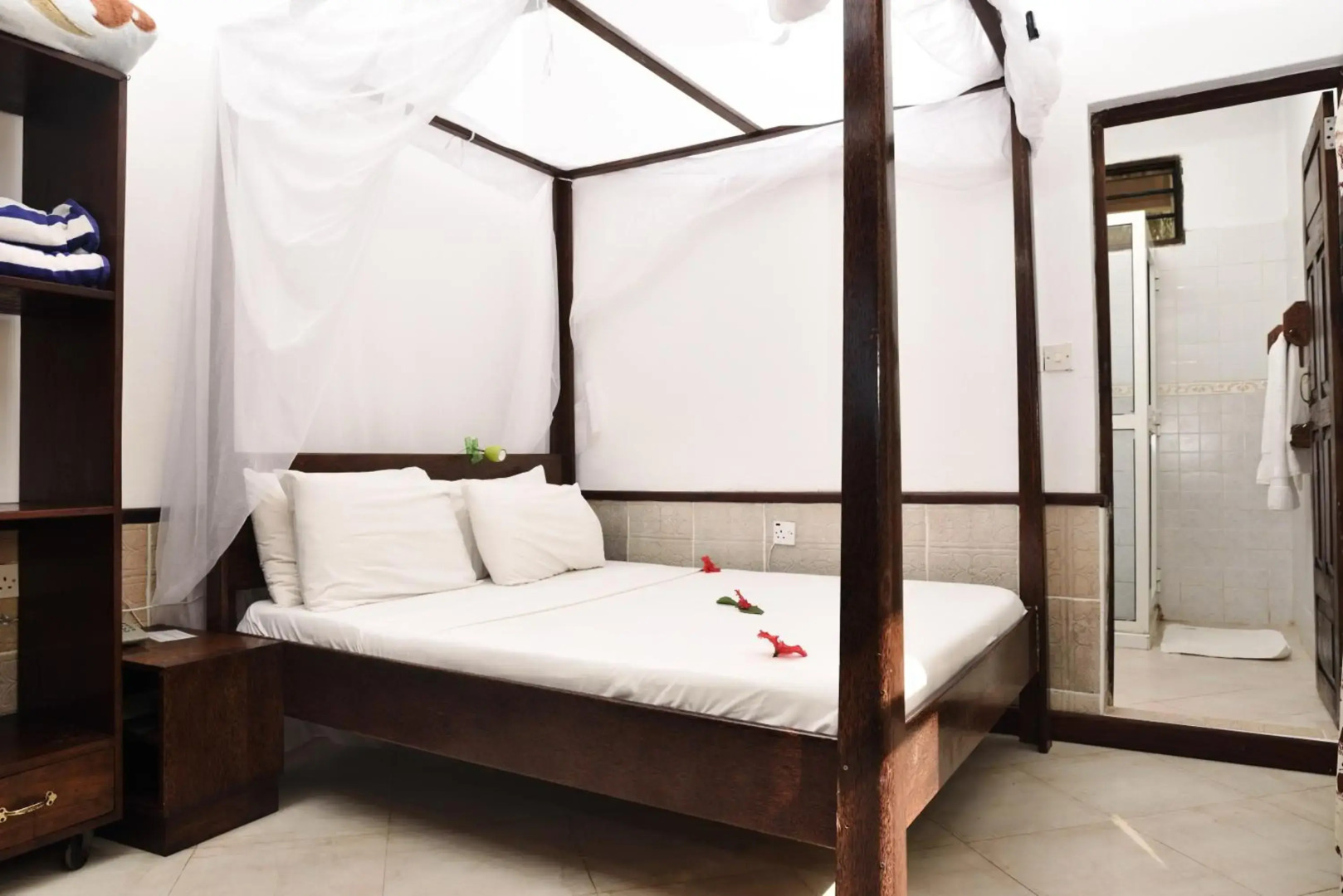 Mnarani Beach Cottages