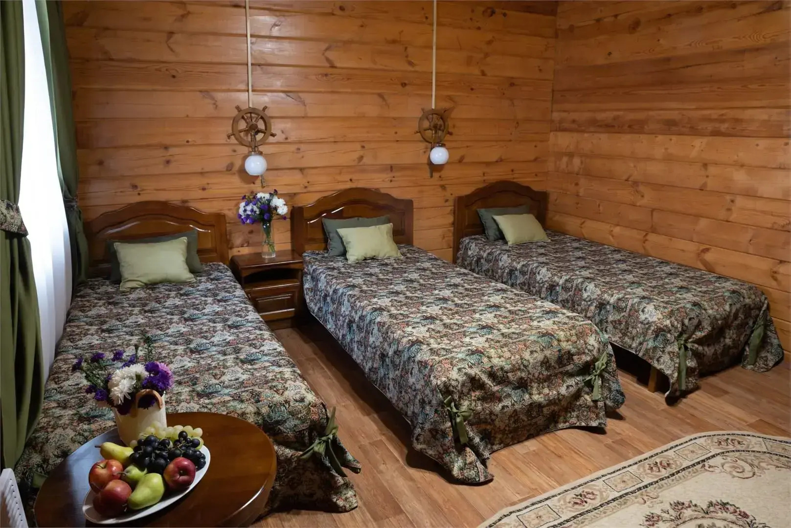 Золотой Лотос