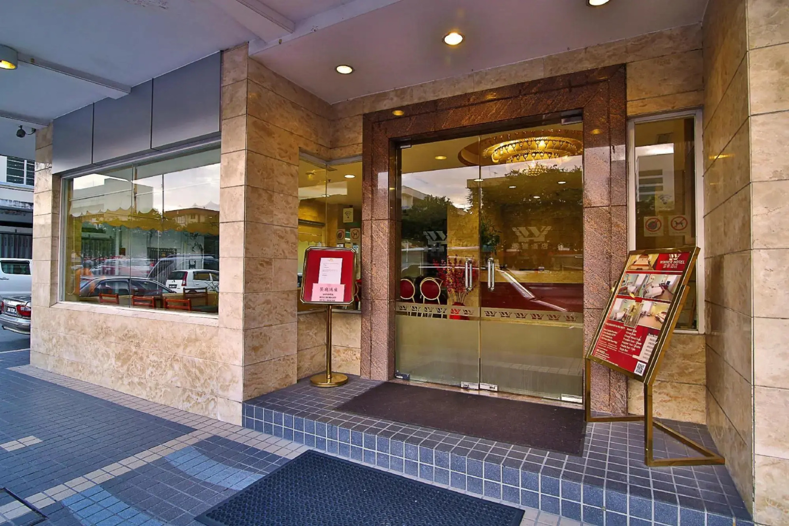 OYO 597 Winner Hotel