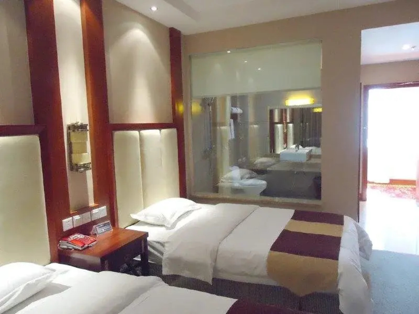 Zangwang Yanwu Holiday Hotel