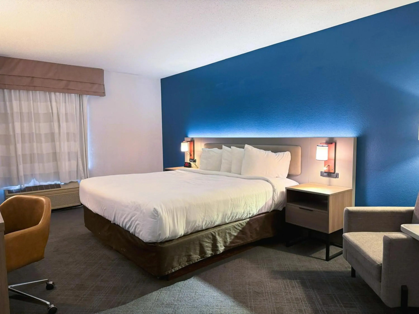 Comfort Inn & Suites Sheboygan I-43