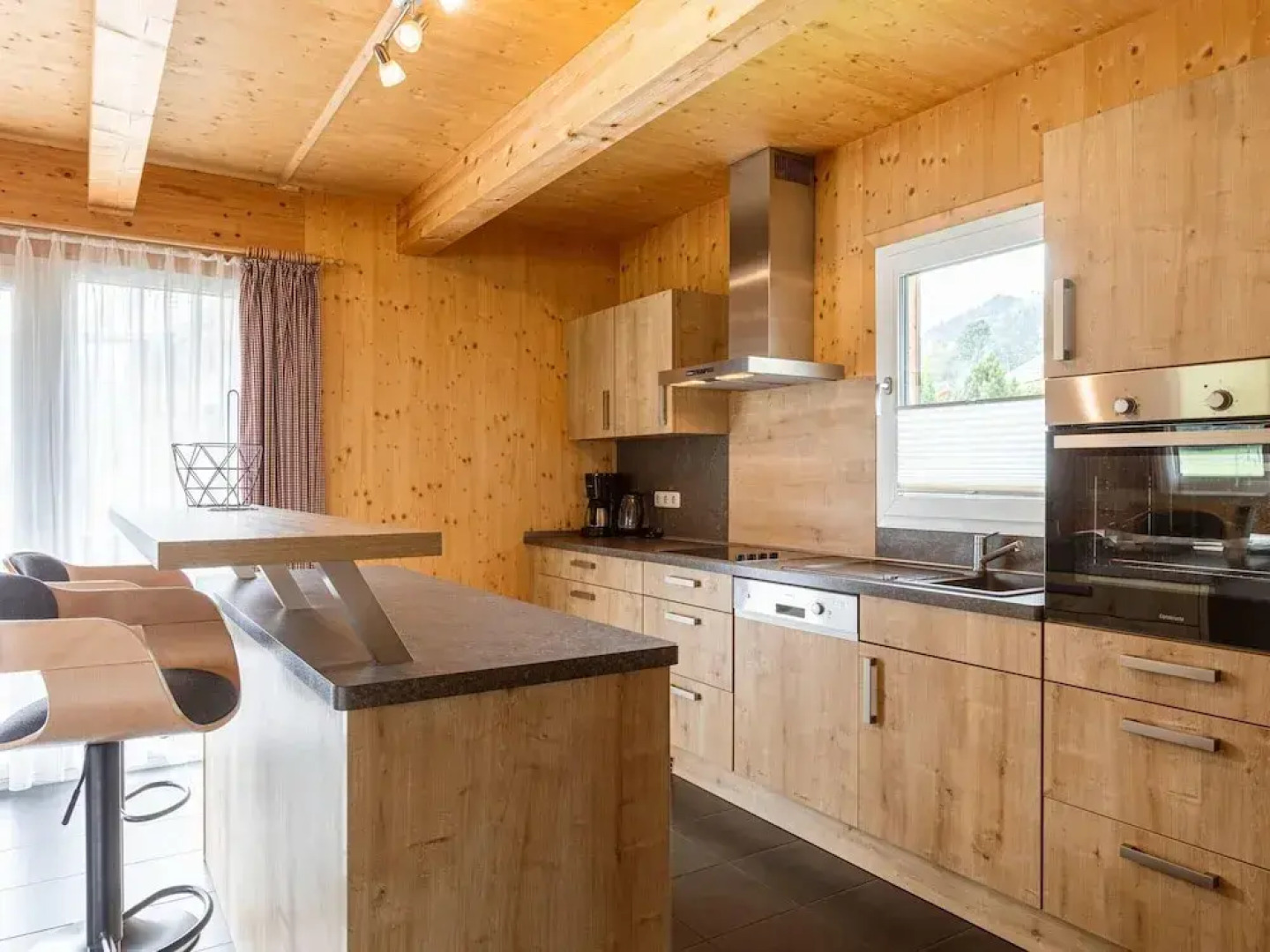 Luxurious Chalet in Murau with Outside Hot Tub