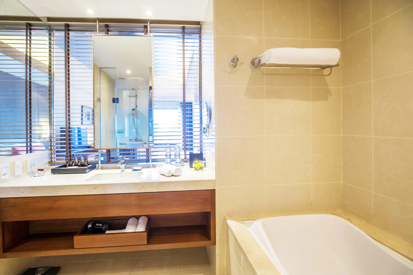 Crowne Plaza Bangkok Lumpini Park by IHG