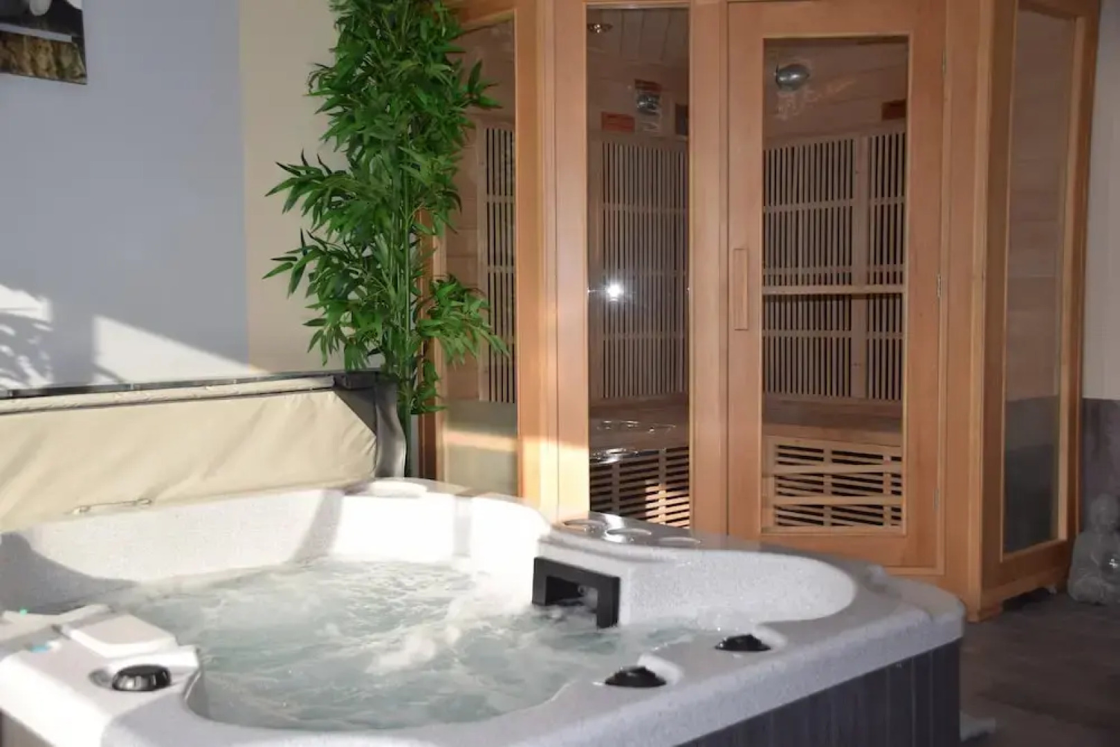 Villa With 4 Bedrooms in Mostuéjouls, With Wonderful Lake View, Privat