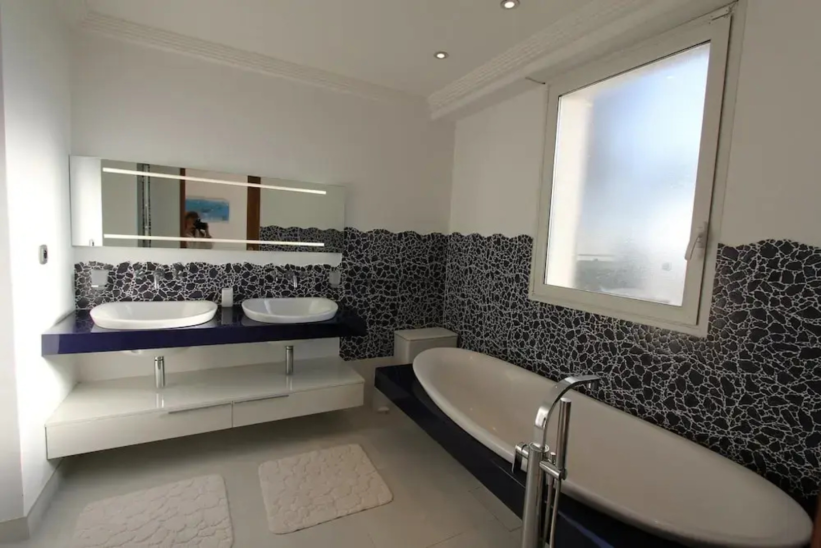 HAVRE DE PAIX" 5 étoiles Prestige jacuzzi, hammam, sauna, PISCINE chauffée Mougins Cannes Grasse